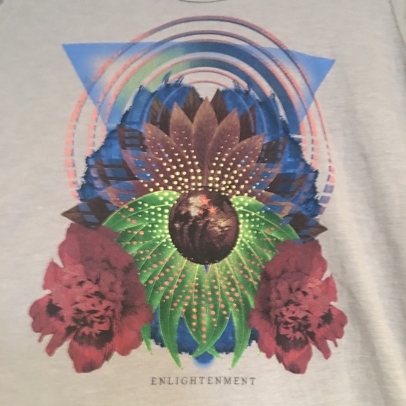 William Rast Destroyed “Enlightenment” Tee - Picture 4 of 5